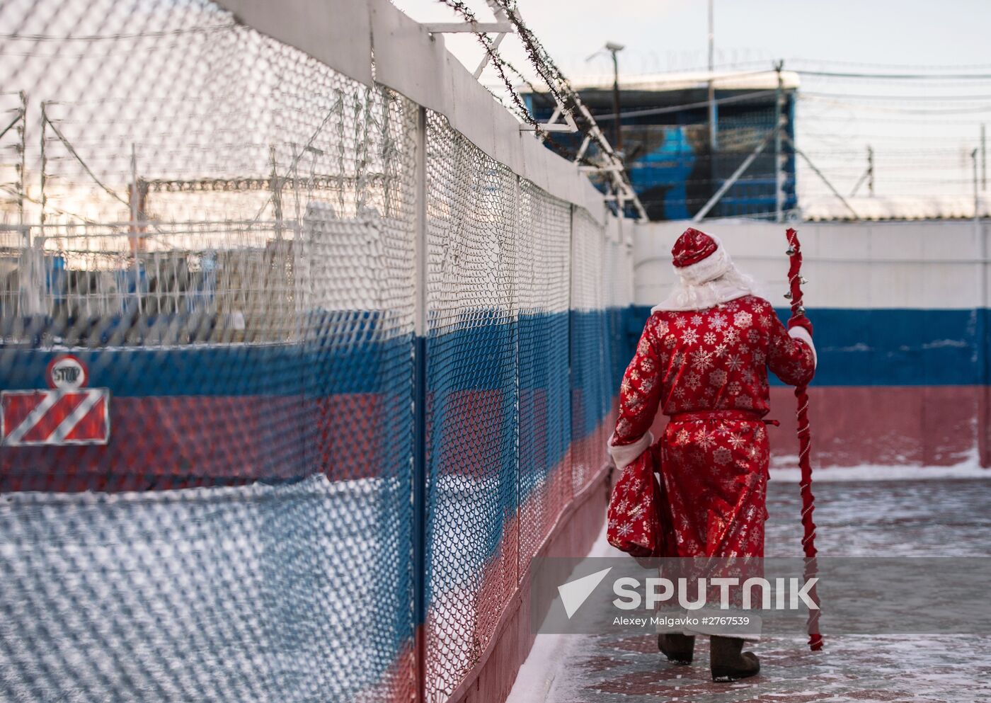 Grandfather Frost visits correctional facility in Omsk