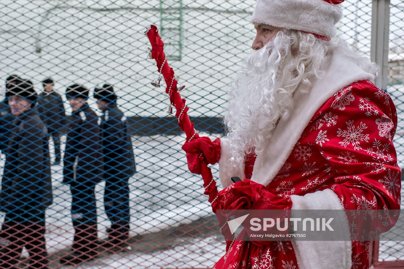 Grandfather Frost visits correctional facility in Omsk