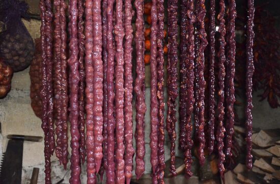 Making the national dish Ajinjuhua in Abkhazia