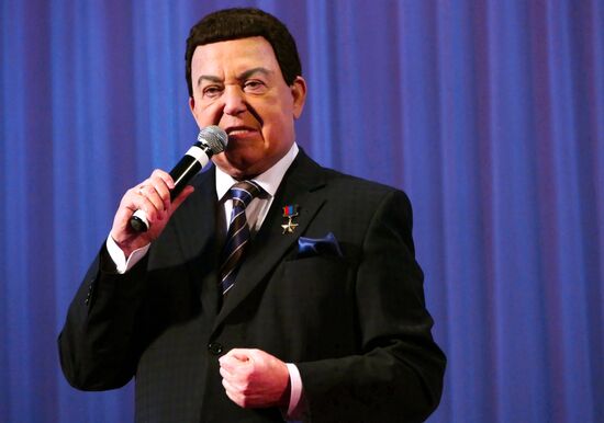 Iosif Kobzon gives New Year's concert in Donetsk