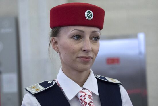 Botanichesky Sad Station's southern hallway opens after renovation