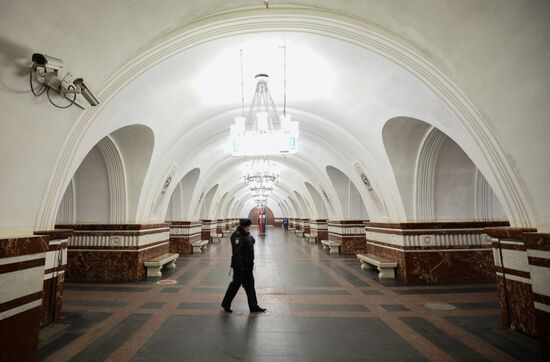 Frunzenskaya metro station closed for reconstruction