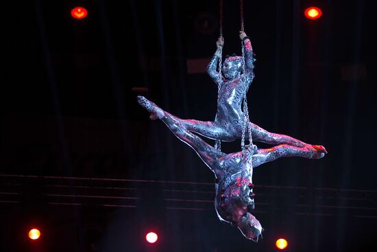 'UFO. A Circus from Another Planet' show performed in St. Petersburg