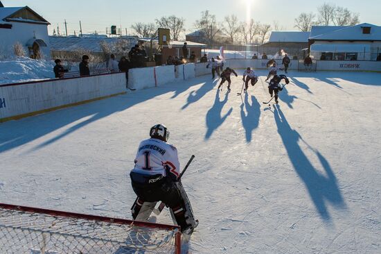 Hockey match in Omsk prison