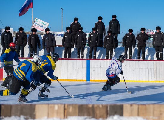 Hockey match in Omsk prison