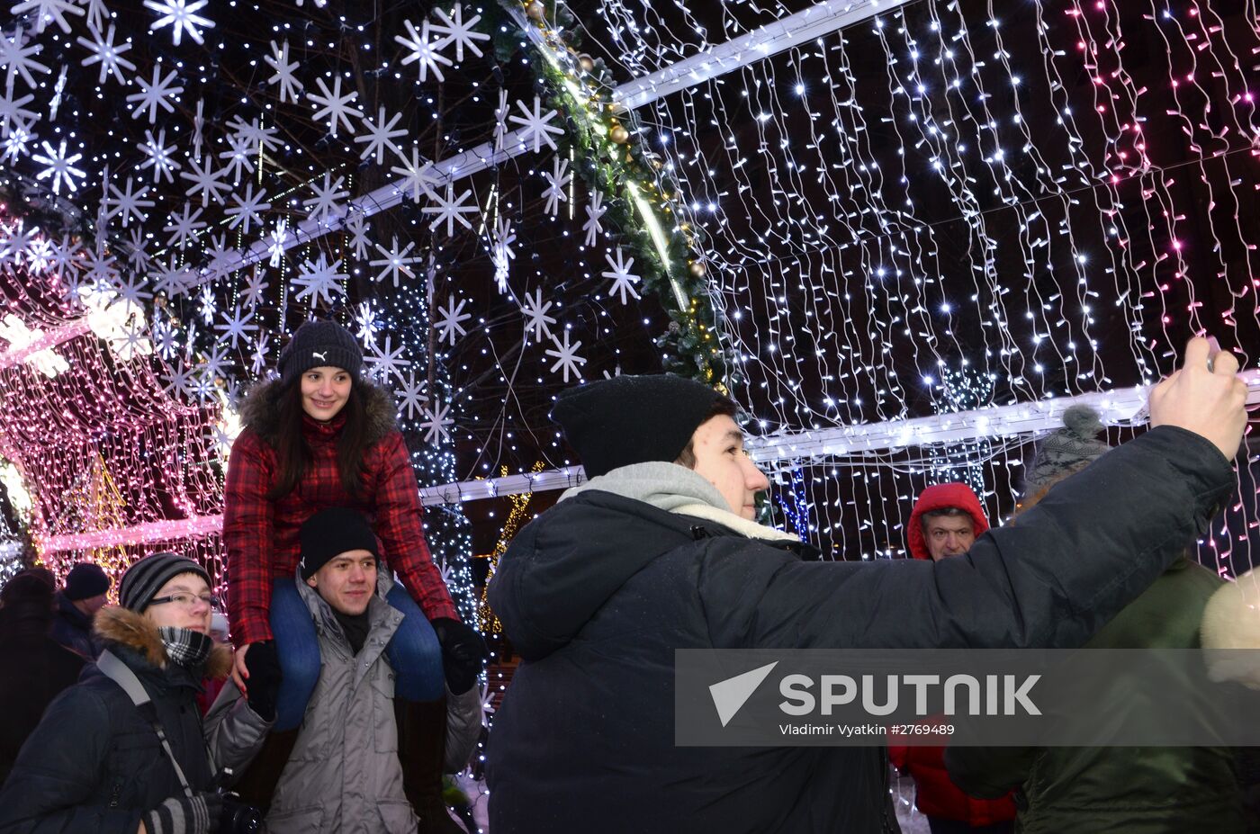 Muscovites enjoy their holidays