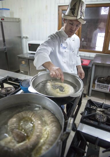 Cooking Kyrgyz national dish, Chuchuk