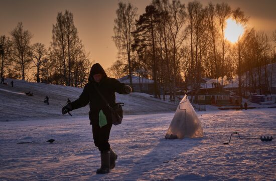 Winter fishing in St. Petersburg