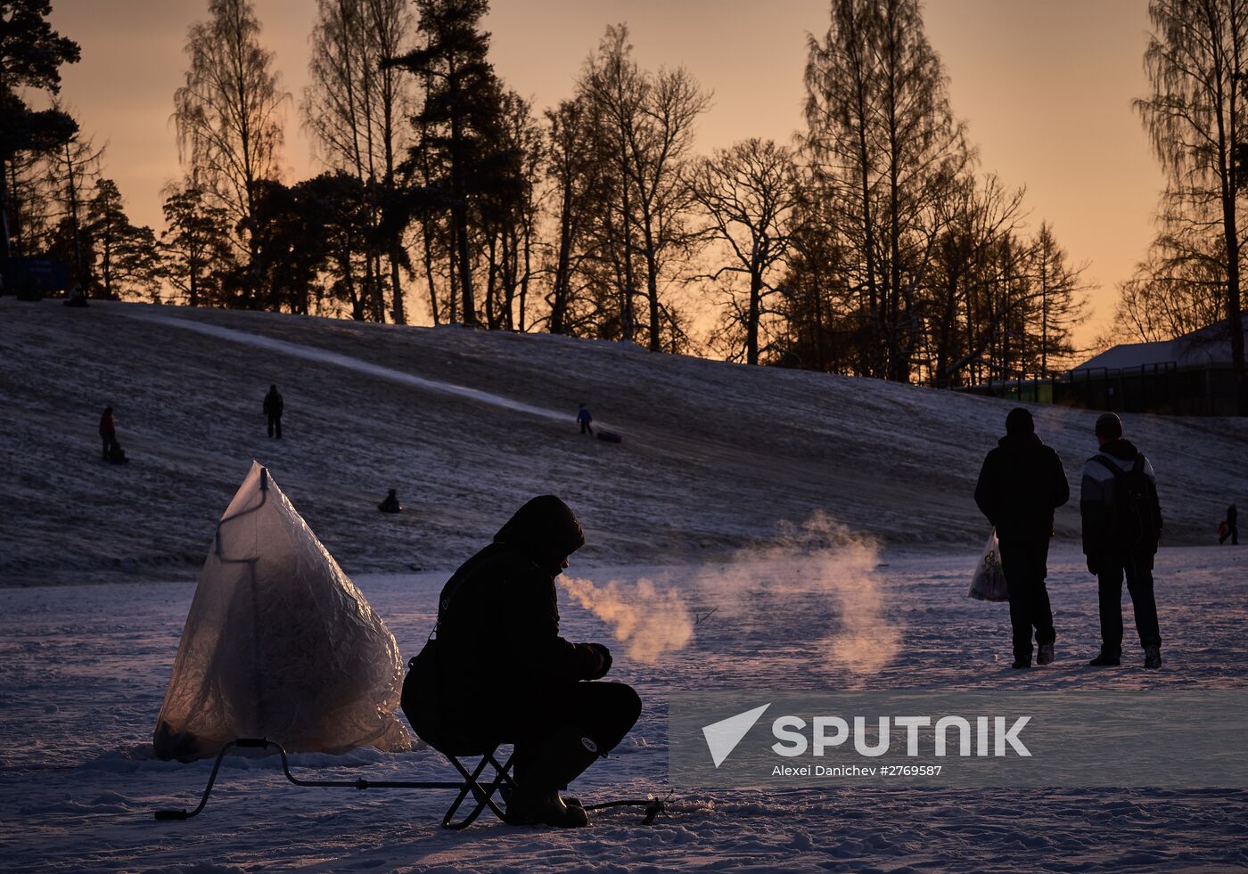 Winter fishing in St. Petersburg