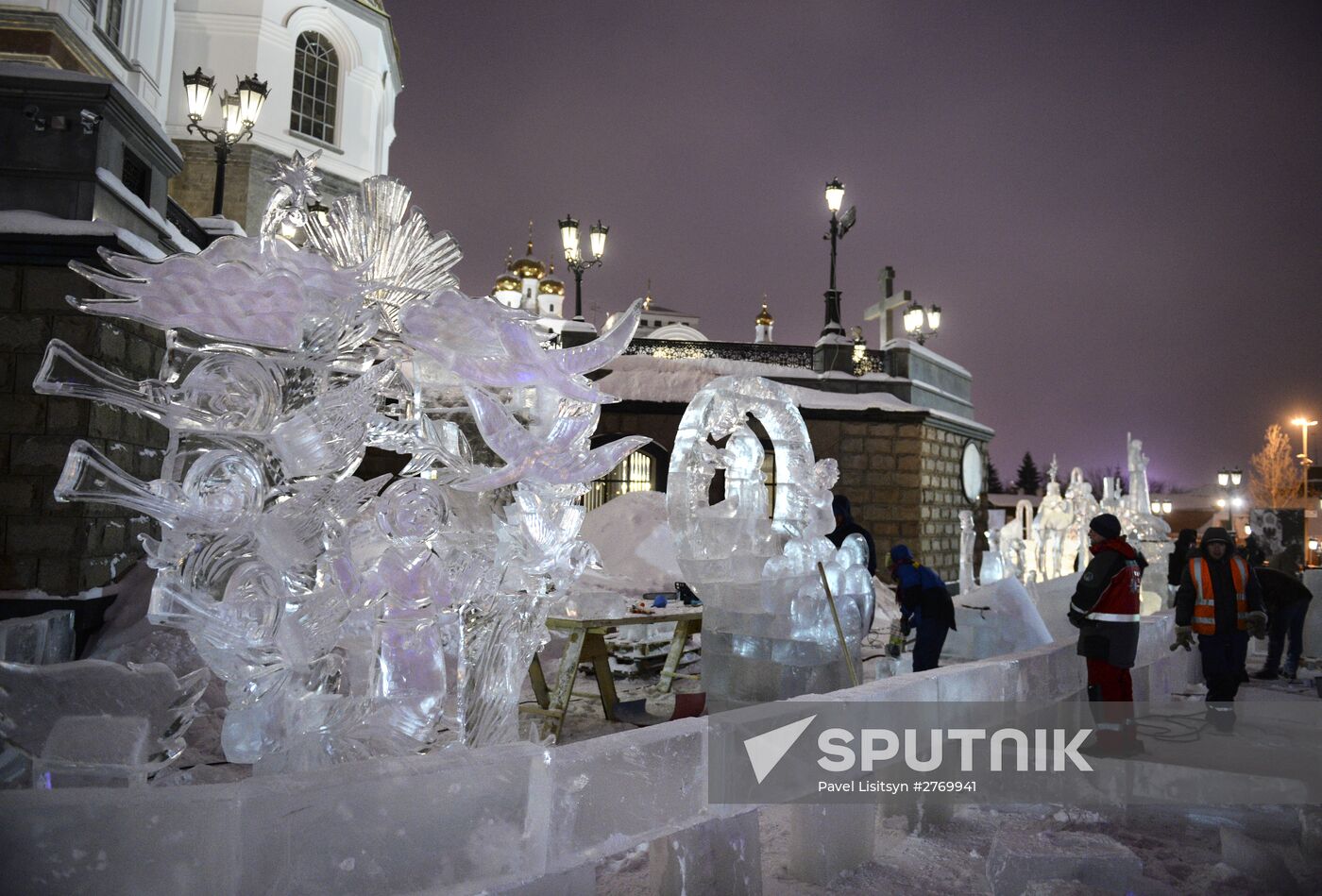 "Star of Bethlehem" Christmas ice sculpture festival in Yekaterinburg