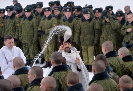 Belarusian soldiers celebrate Christmas