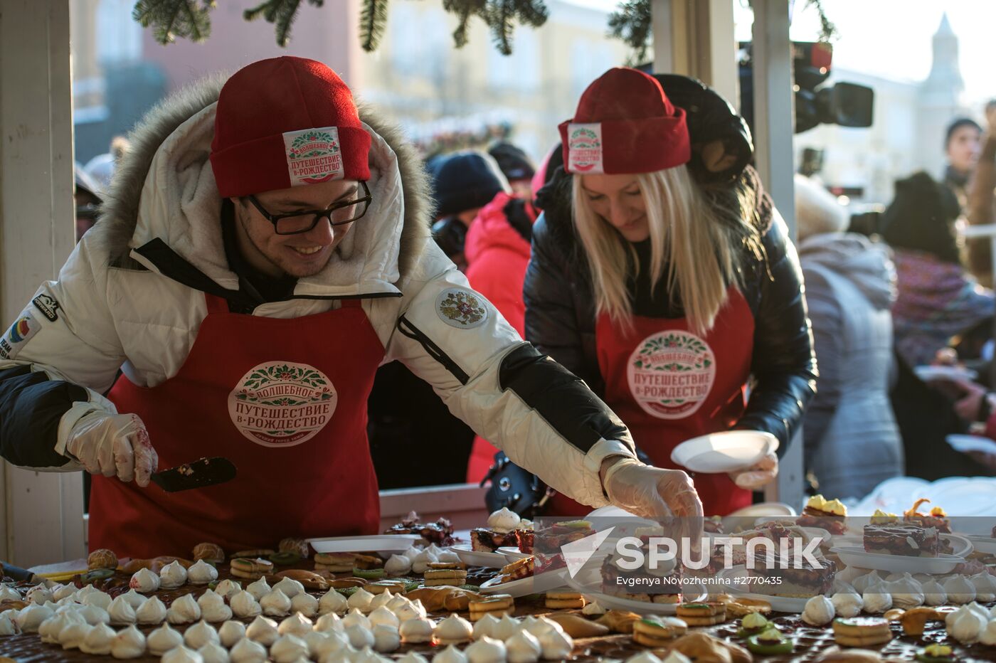 Cake weighing more than 100kg cooked for Christmas