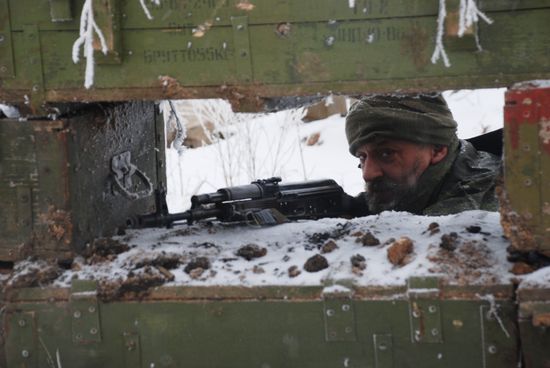 DPR militiamen on demarcation line
