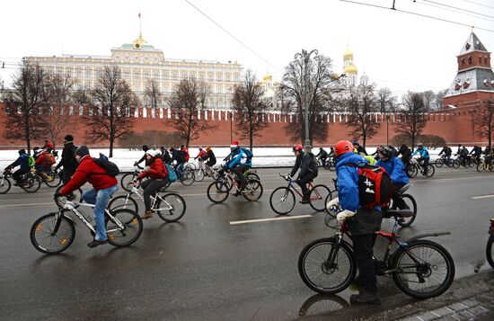 First winter bike parade in Moscow