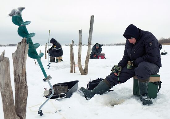 Ice fishing in Samara Region