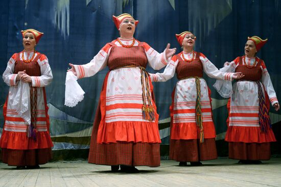 Performance by Mother of Pearl veteran choir in Arkhangelsk