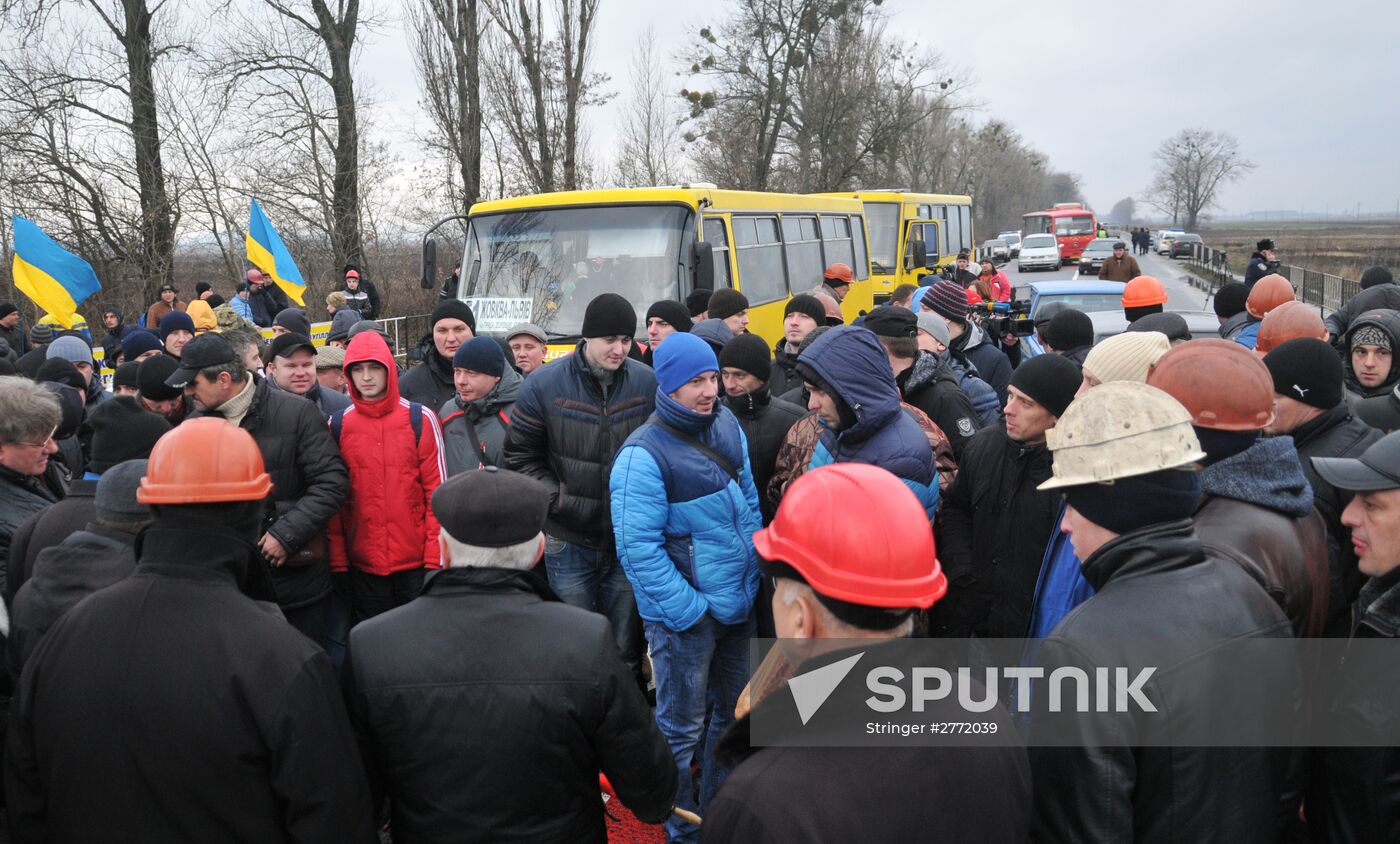 Miners block road in Lviv Region