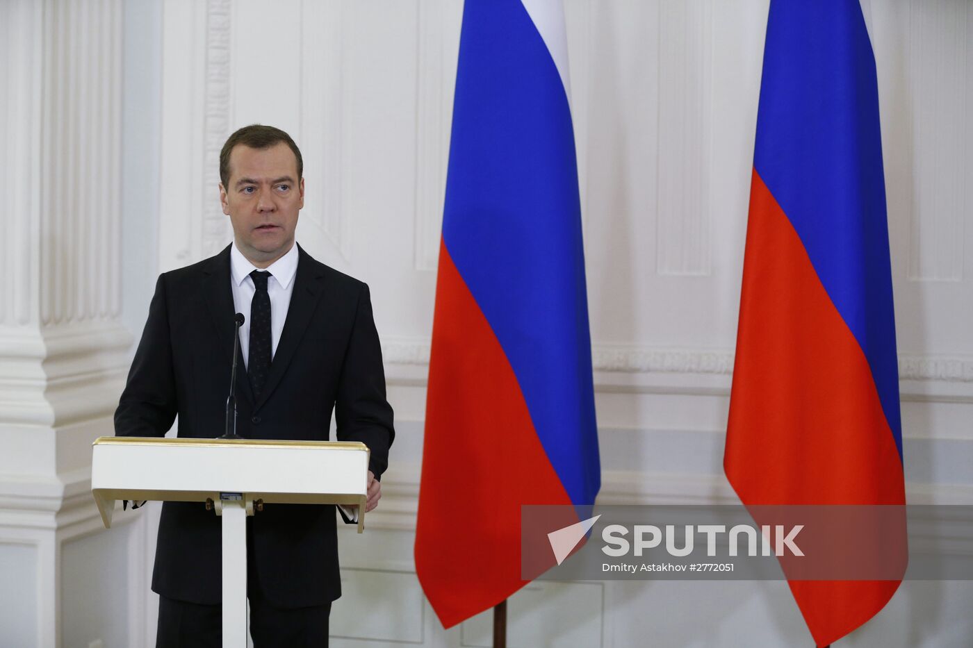 Dmitry Medvedev presents government awards to mass media workers