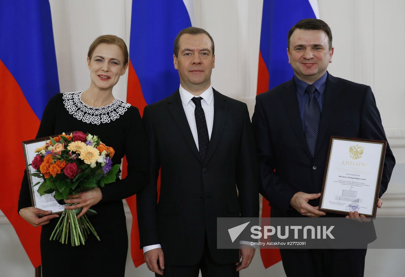 Dmitry Medvedev presents government awards to mass media workers