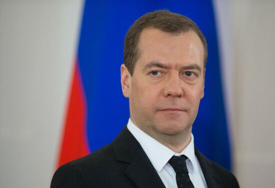 Dmitry Medvedev presents government awards to mass media workers