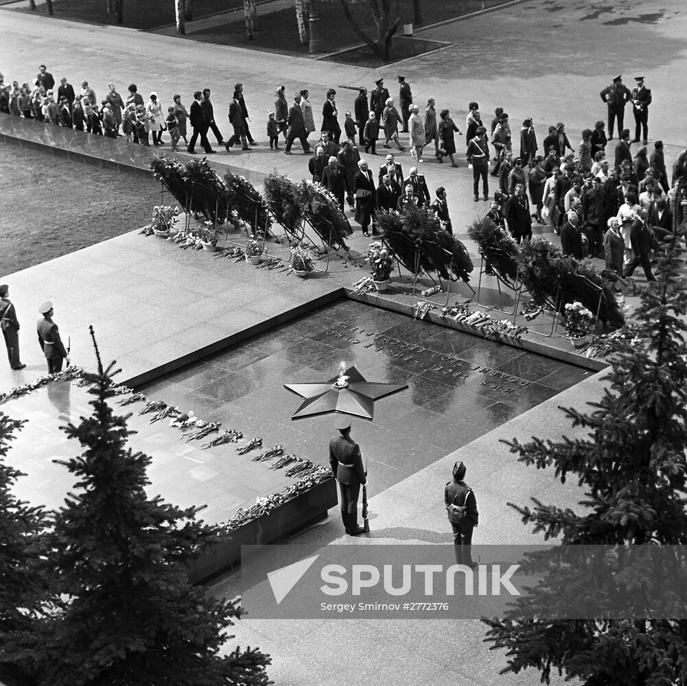 Unknown Soldier Tomb by Kremlin Wall