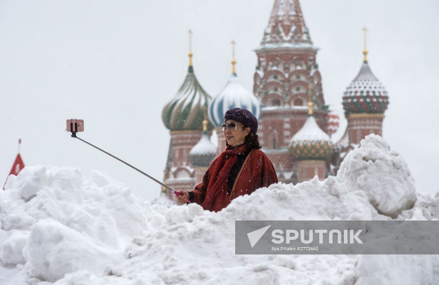 Snow removal in Moscow