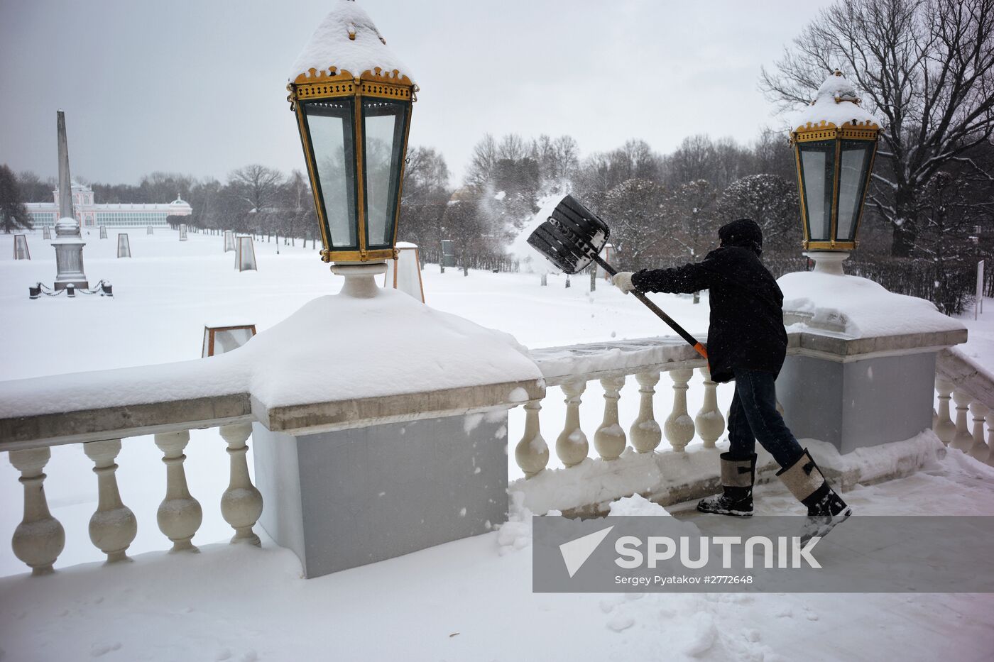 Snow removal in Moscow