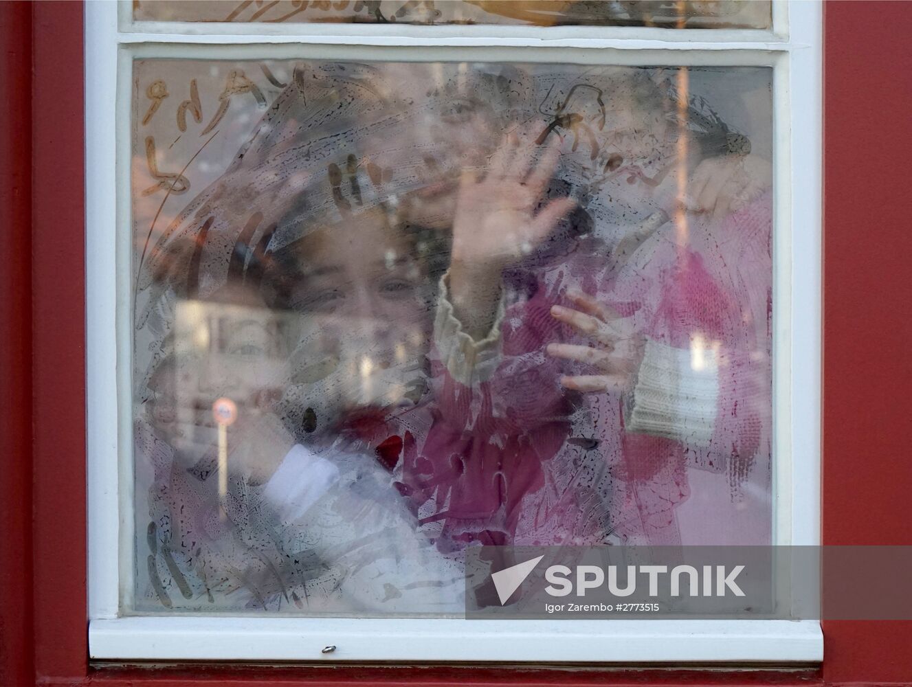 Children of refugees from Syria, Afghanistan in class in German school