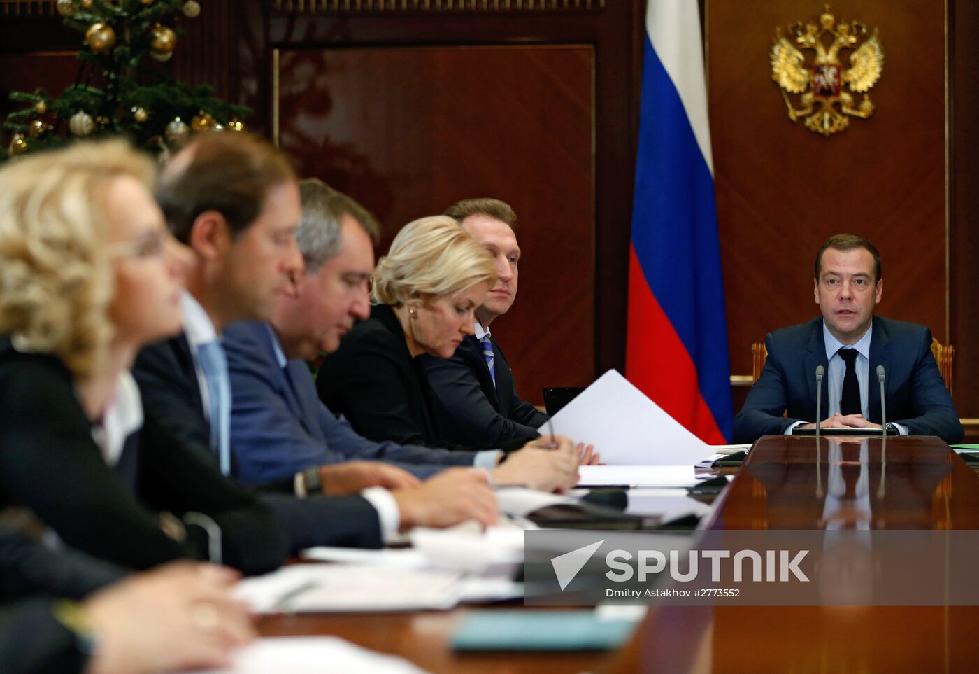Prime Minister Dmitry Medvedev chairs meeting on economic and financial issues