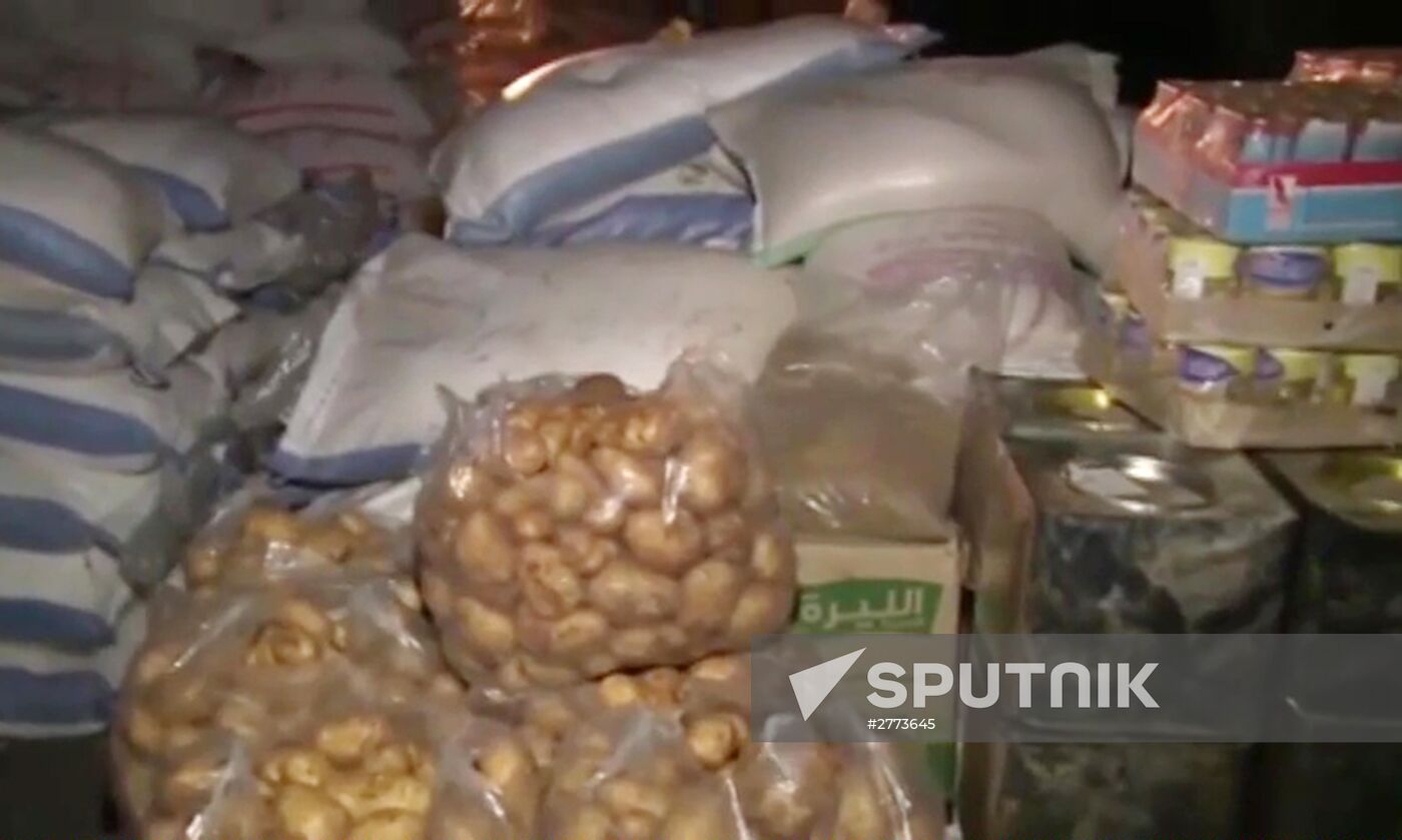 Loading humanitarian cargo for Deir ez-Zor