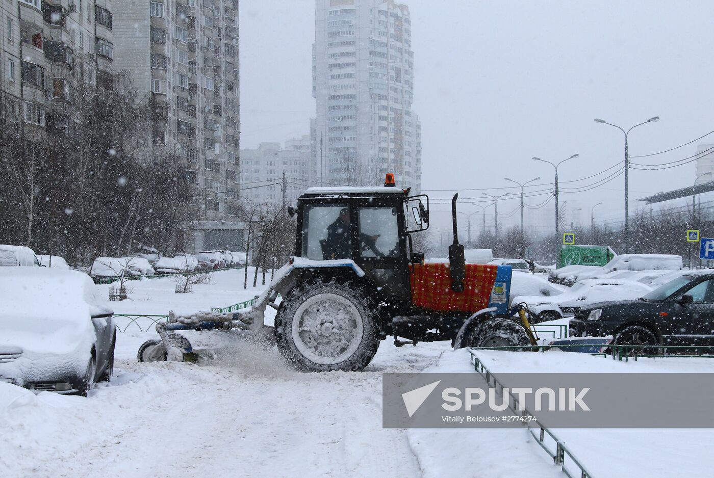 Snow removed in Moscow