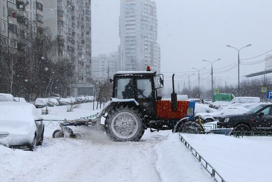 Snow removed in Moscow