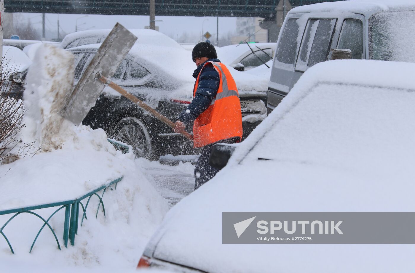 Snow removed in Moscow