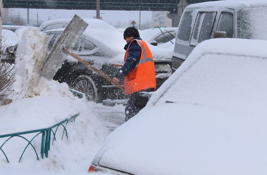 Snow removed in Moscow