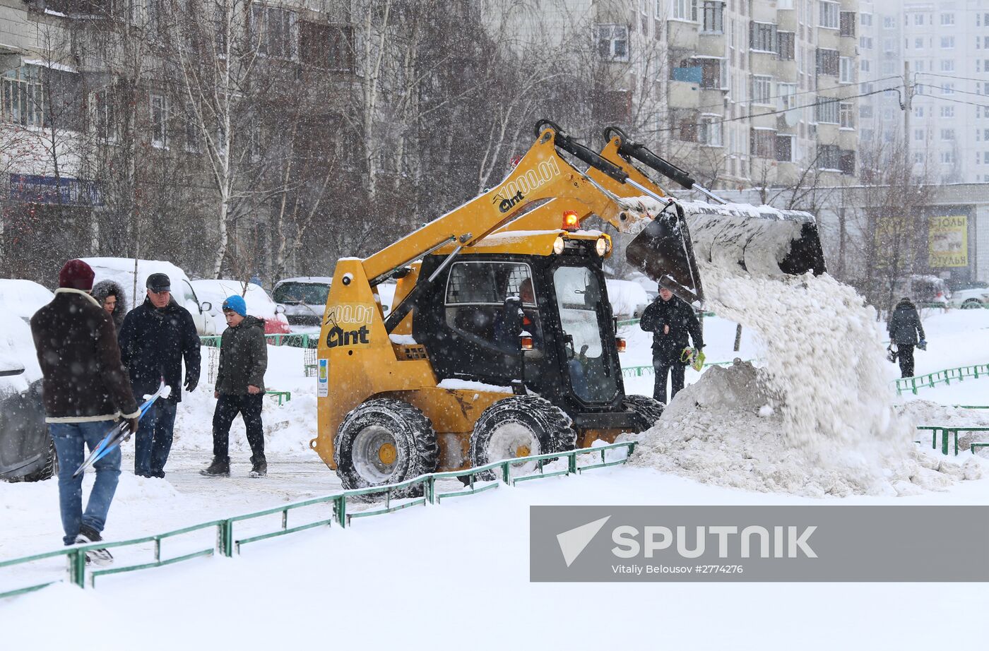 Snow removed in Moscow