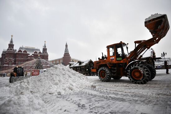 Snow removed in Moscow