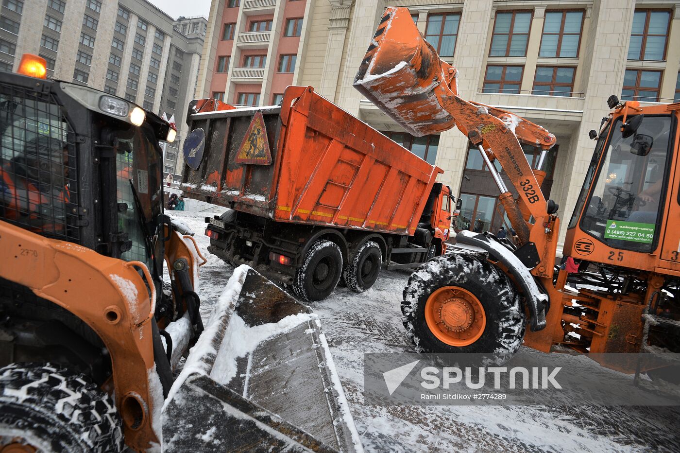 Snow removed in Moscow