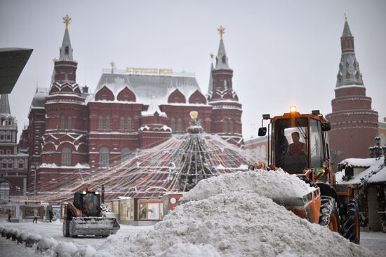 Snow removed in Moscow