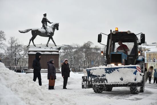 Snow removed in Moscow