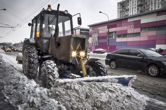 Snow removed in Moscow