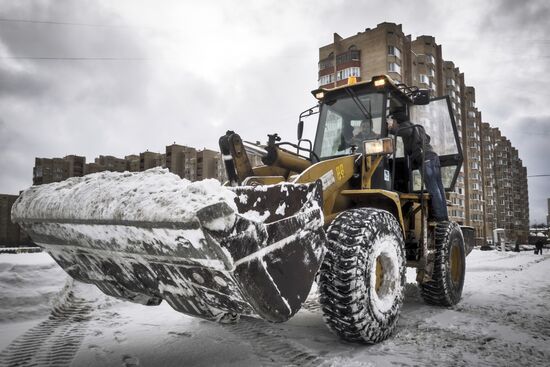 Snow removed in Moscow