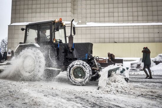 Snow removed in Moscow