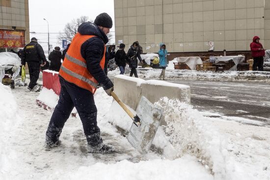 Snow removed in Moscow