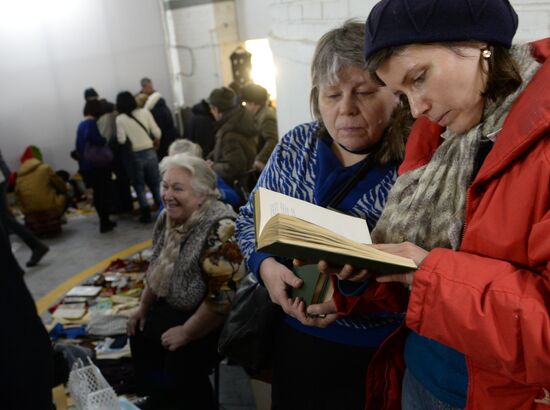 Winter flea market at Museum of Moscow