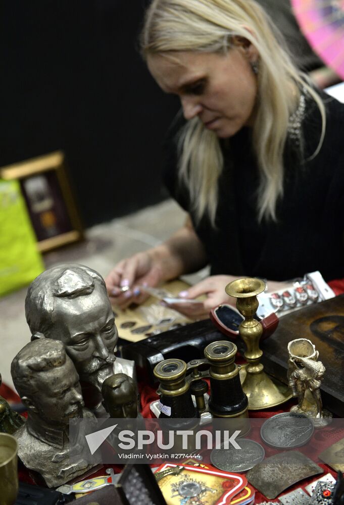 Winter flea market at Museum of Moscow