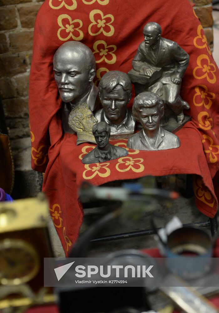 Winter flea market at Museum of Moscow