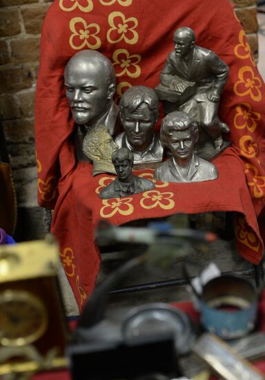 Winter flea market at Museum of Moscow