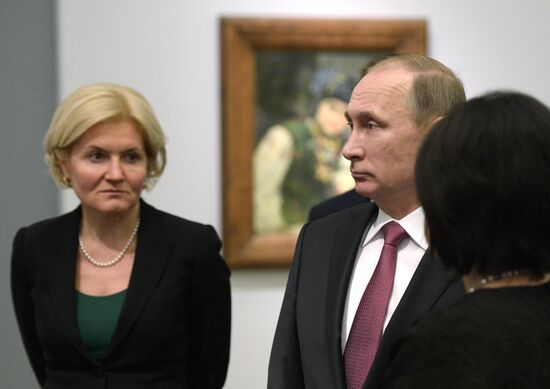 Russian President Vladimir Putin visits exhibition dedicated to Valentin Serov's jubilee on Krymsky Val