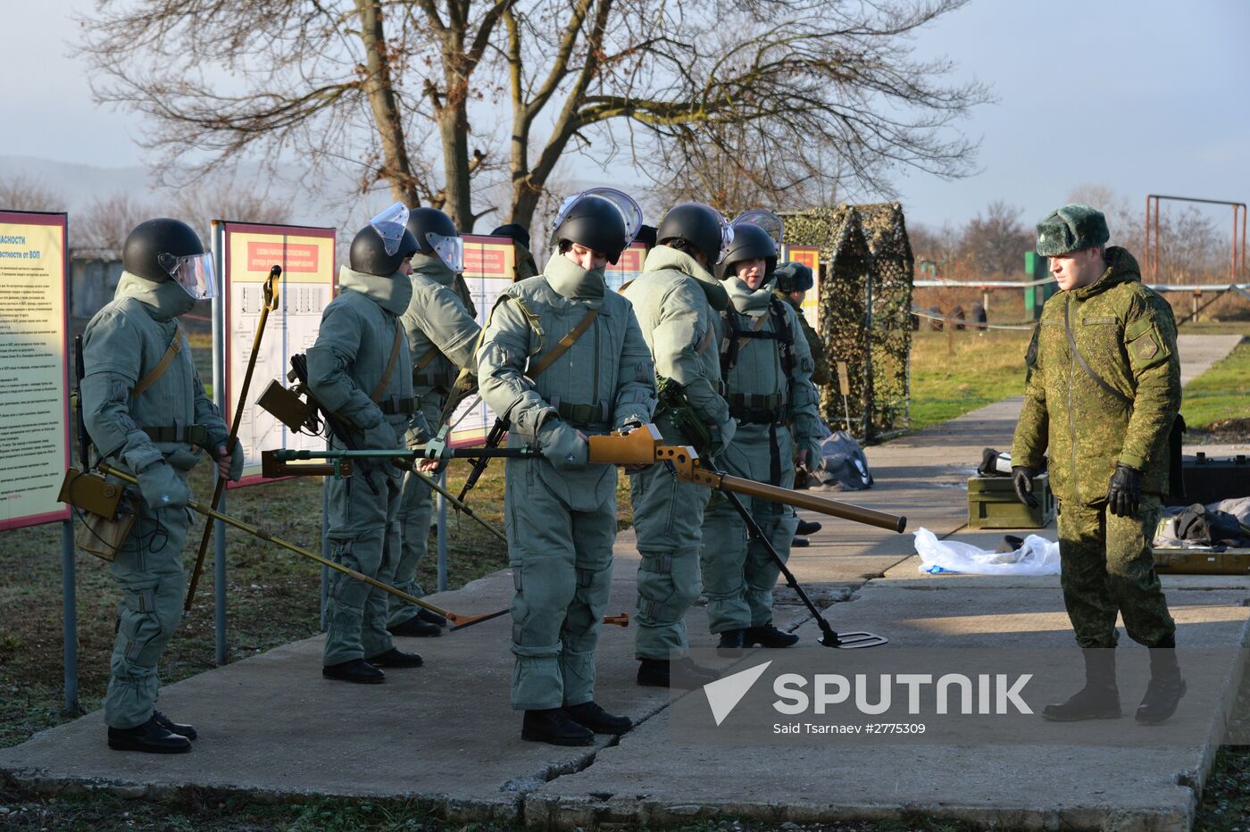 Combat engineer units exercise in Russian cities