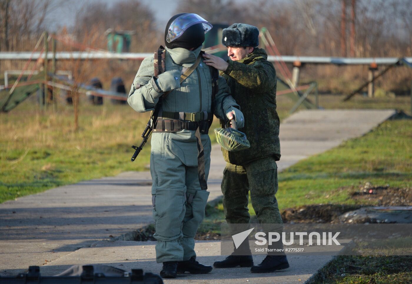 Combat engineer units exercise in Russian cities